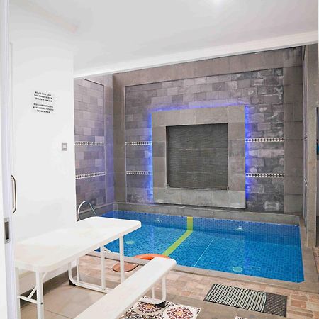 Schones Haus Private Pool & Netflix By Grorental Bandung Exteriör bild