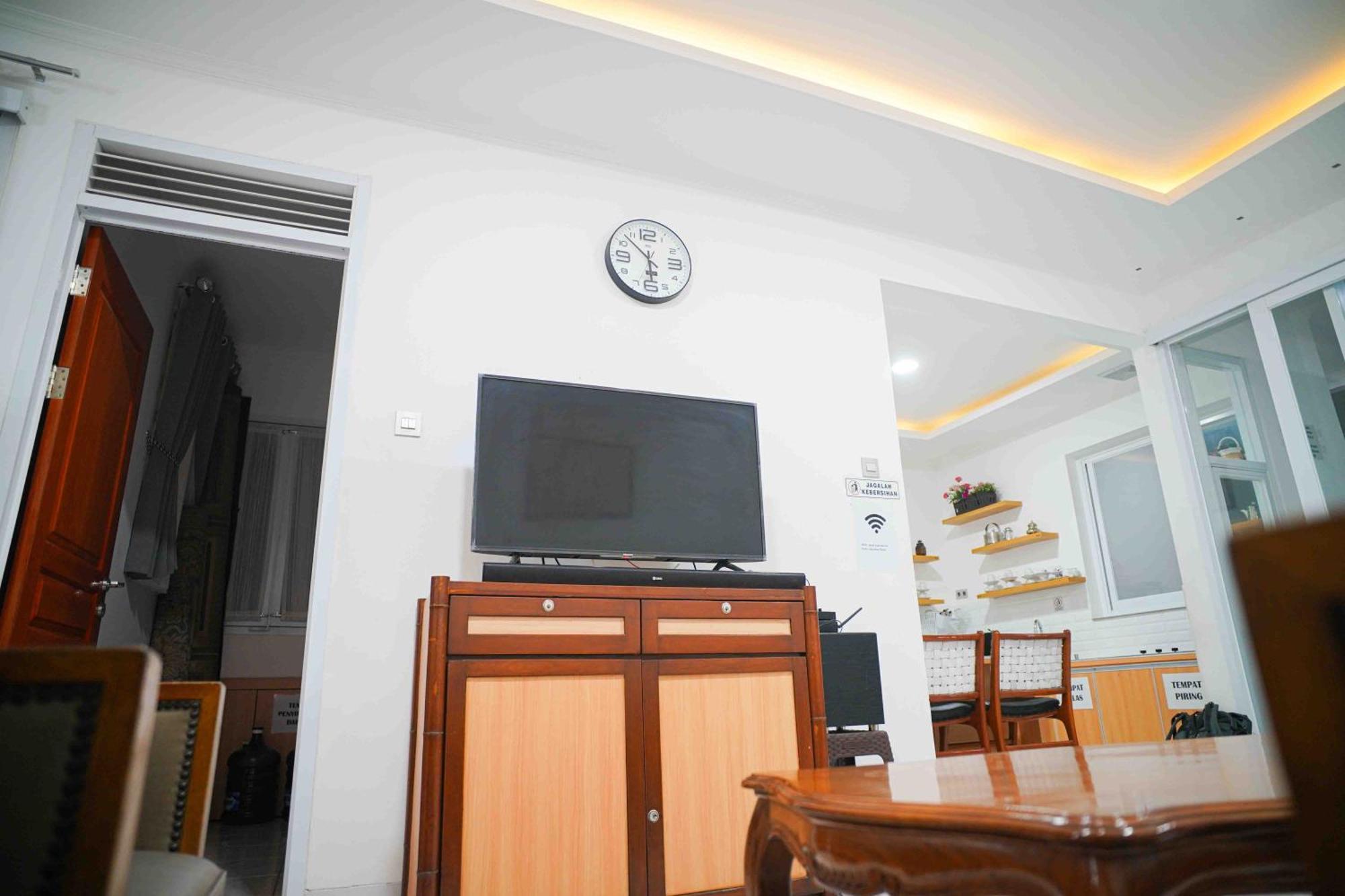 Schones Haus Private Pool & Netflix By Grorental Bandung Exteriör bild